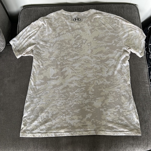 Under armour camouflage T-shirt - Picture 4 of 4